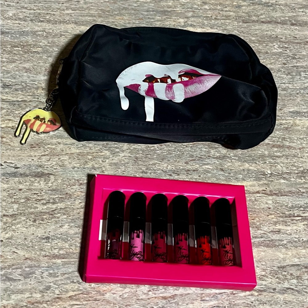 New Kylie Cosmetics 6-Piece Matte Liquid Lipstick Set & Cosmetic bag & Keychain